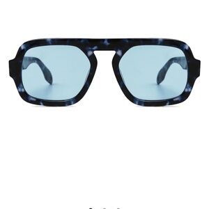 Elisa Johnson Jane glasses